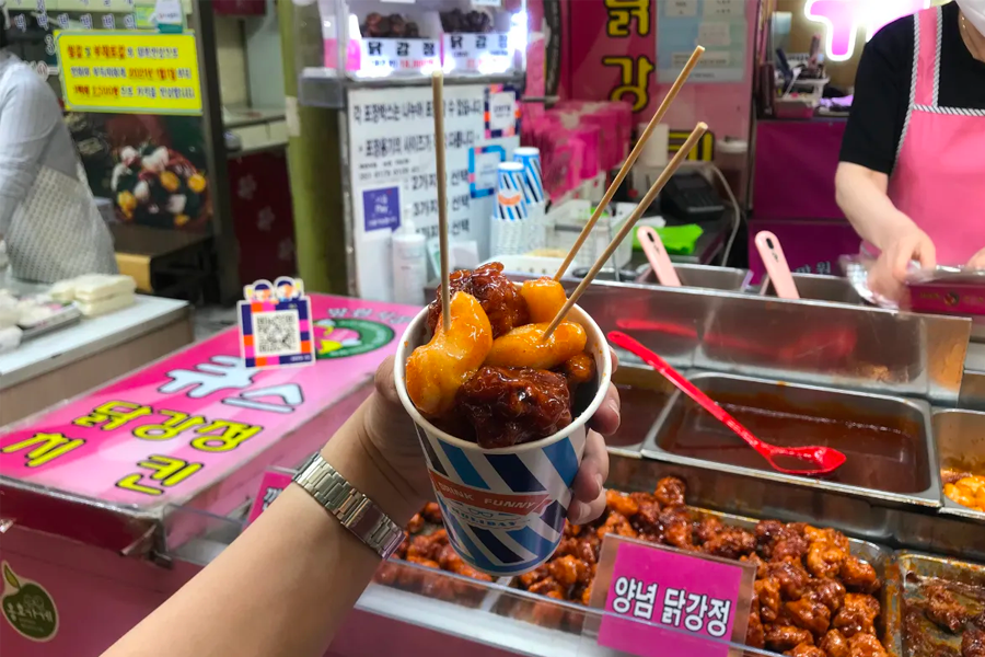 望遠市場美食 2025