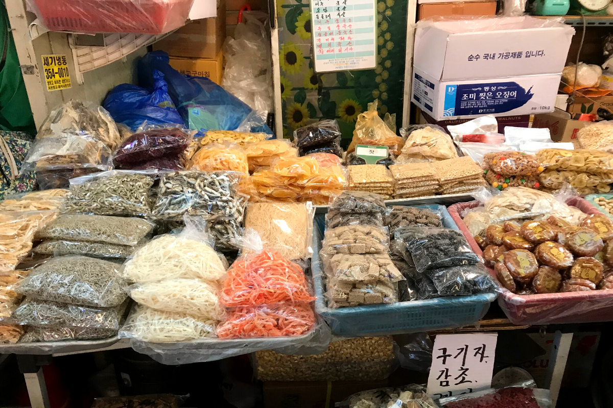 韓国、韓国旅行、韓国観光、ソウル、ソウル旅行、ソウル観光、韓国グルメ、ソウルグルメ、屋台グルメ、ローカルフード、ローカルグルメ、韓国市場、韓国伝統市場、望遠市場、マンウォン市場、麻浦、マポ、弘大、ホンデ