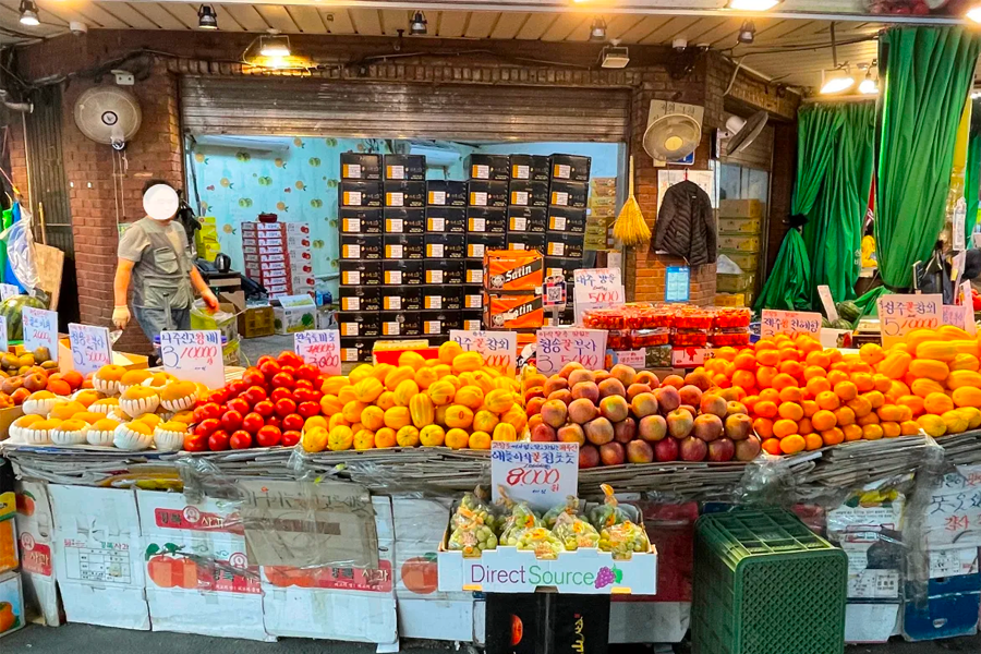 望遠市場美食 2025