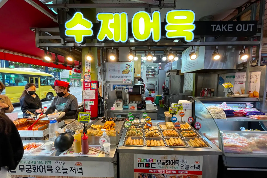 望遠市場美食 2025