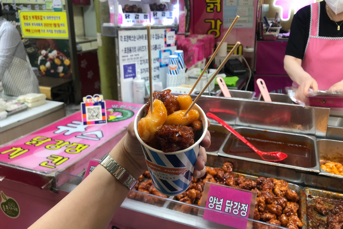 韓国、韓国旅行、韓国観光、ソウル、ソウル旅行、ソウル観光、韓国グルメ、ソウルグルメ、屋台グルメ、ローカルフード、ローカルグルメ、韓国市場、韓国伝統市場、望遠市場、マンウォン市場、麻浦、マポ、弘大、ホンデ