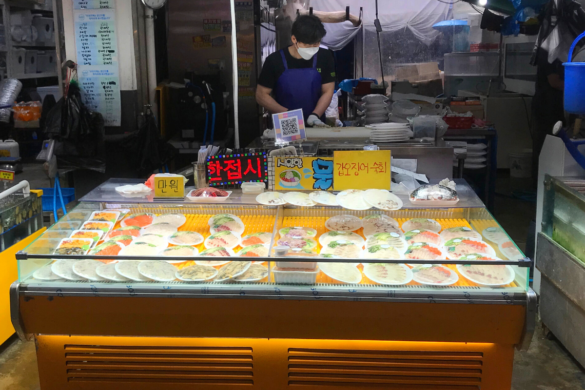 韓国、韓国旅行、韓国観光、ソウル、ソウル旅行、ソウル観光、韓国グルメ、ソウルグルメ、屋台グルメ、ローカルフード、ローカルグルメ、韓国市場、韓国伝統市場、望遠市場、マンウォン市場、麻浦、マポ、弘大、ホンデ