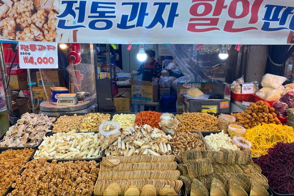 韓国、韓国旅行、韓国観光、ソウル、ソウル旅行、ソウル観光、韓国グルメ、ソウルグルメ、屋台グルメ、ローカルフード、ローカルグルメ、韓国市場、韓国伝統市場、望遠市場、マンウォン市場、麻浦、マポ、弘大、ホンデ