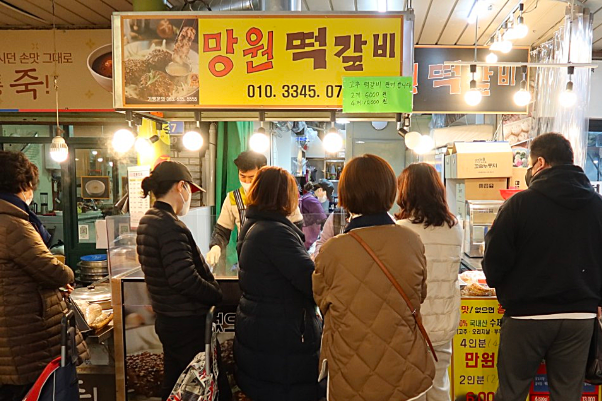 韓国、韓国旅行、韓国観光、ソウル、ソウル旅行、ソウル観光、韓国グルメ、ソウルグルメ、屋台グルメ、ローカルフード、ローカルグルメ、韓国市場、韓国伝統市場、望遠市場、マンウォン市場、麻浦、マポ、弘大、ホンデ