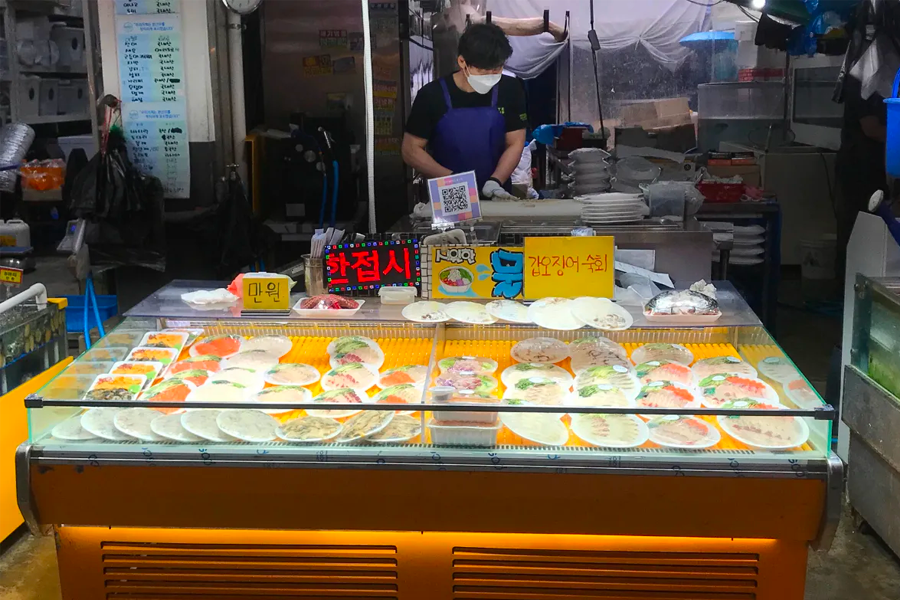 望遠市場美食 2025