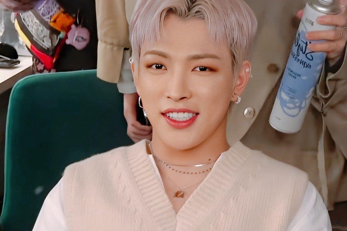 AMOS Style Expression Designing Spray BTS RM, NCT, 1THE9, ATEEZ, ITZY