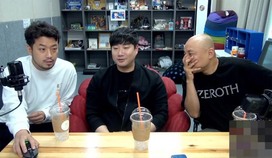 主题谈话直播场景，在网络上与观众互动交流。