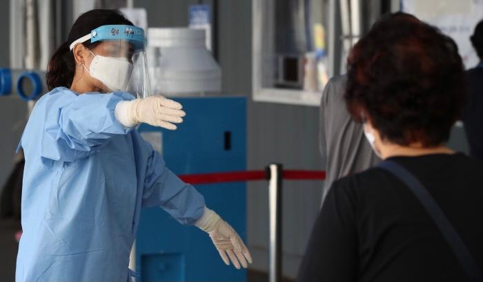 コロナ19新規確診者1823人…歴代3番目の規模