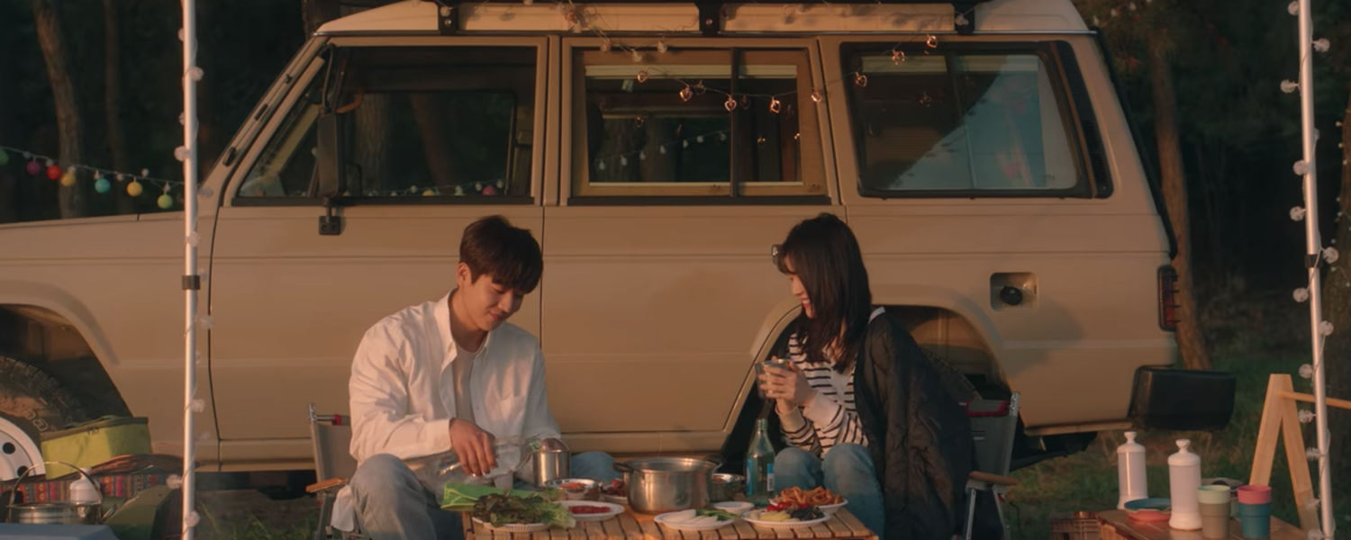 Do-hyeok and Nabi camping at Holtong Beach