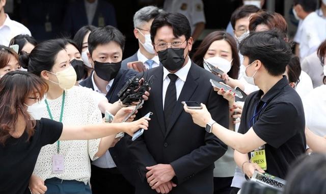 ハ·ジョンウ、プロポフォール投薬嫌疑を認める…震える声で｢深く反省｣