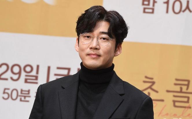 ユン・ゲサン、結婚届を先に…ビューティー事業家と結婚