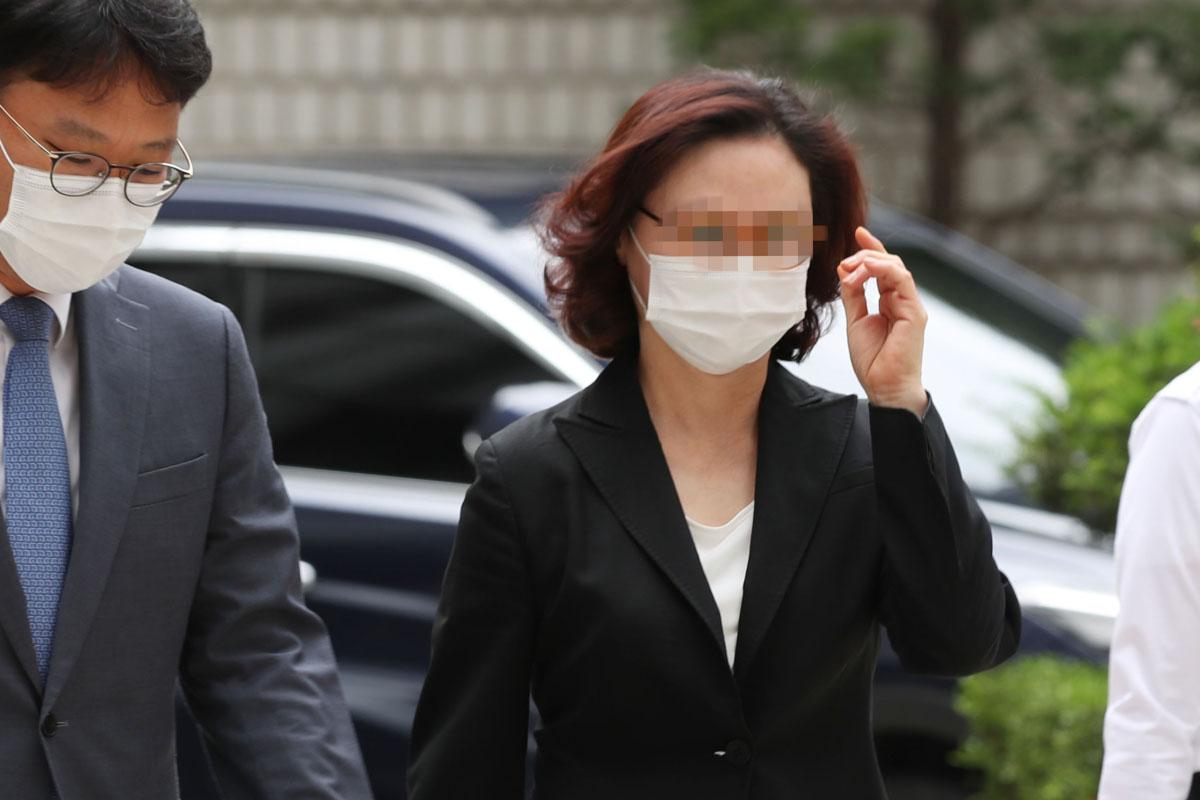 ปลอมแปลงเอกสาร