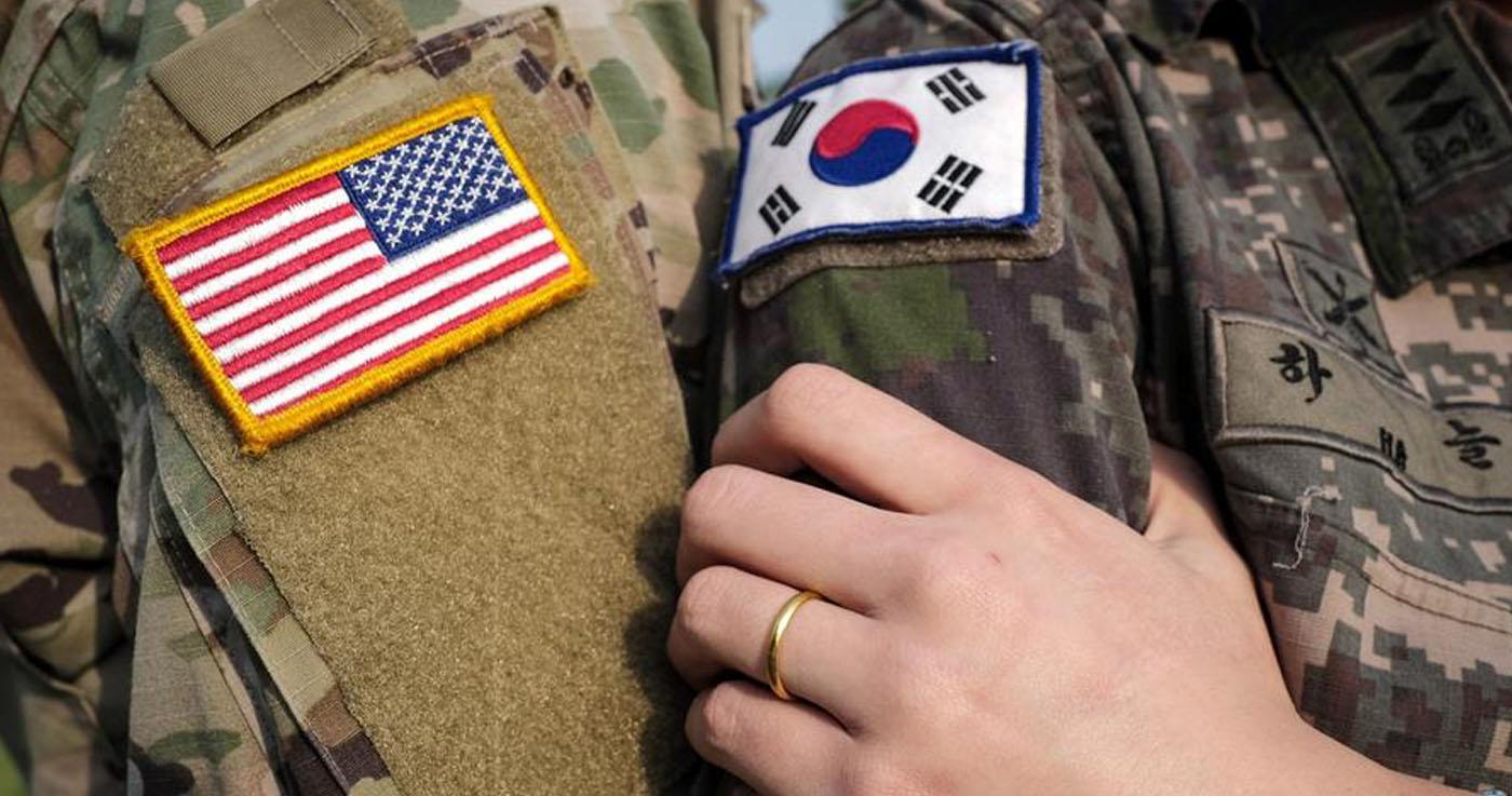 นักวิจารณ์ชาวอเมริกาทวิตว่าเกาหลีใต้จะล่มสลายถ้าไม่มีความช่วยเหลือจากอเมริกา