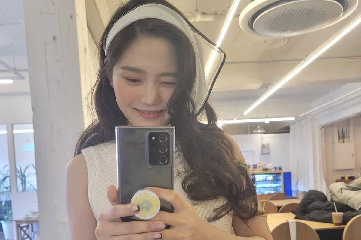  Popular K-Pop Idol Mirror Selfie Poses - Korea (Creatrip)