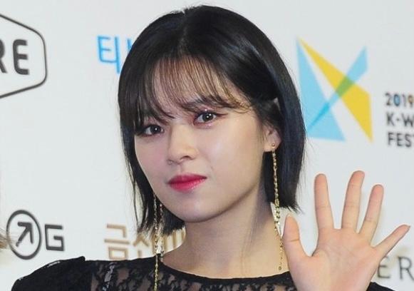 TWICEジョンヨン、再び活動中断…｢パニックおよび心理的不安障害｣