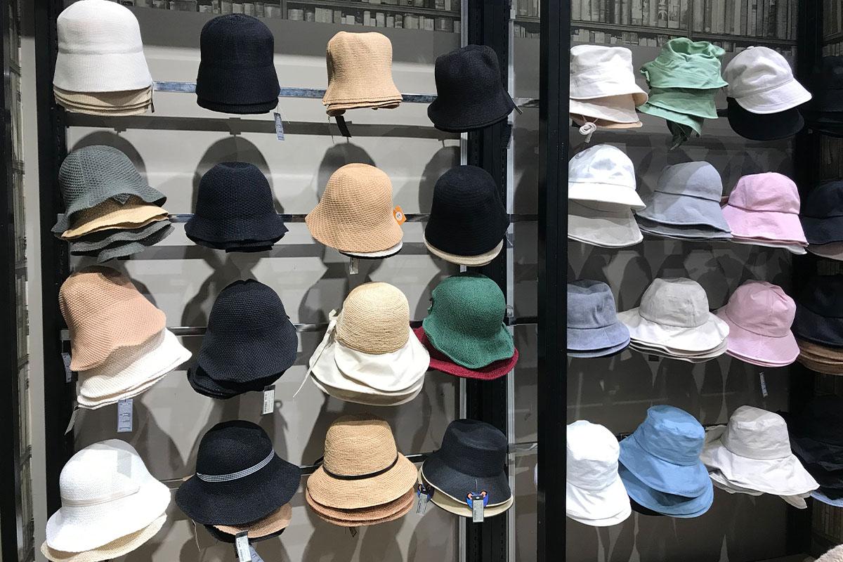 Bucket hat display at Shoopen