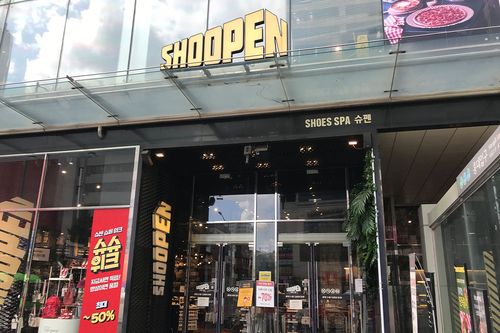 cửa hàng giày Shoopen chi nhánh Hongdae, Seoul, Hàn Quốc