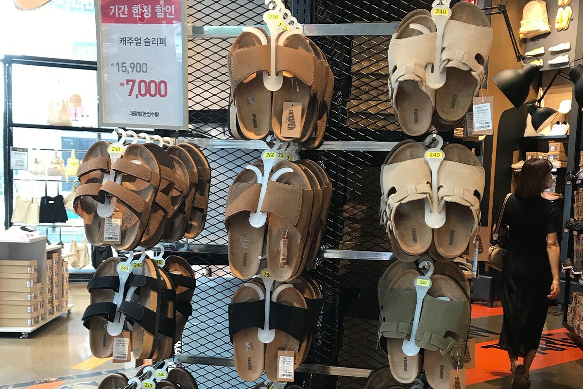 sandal display at Shoopen