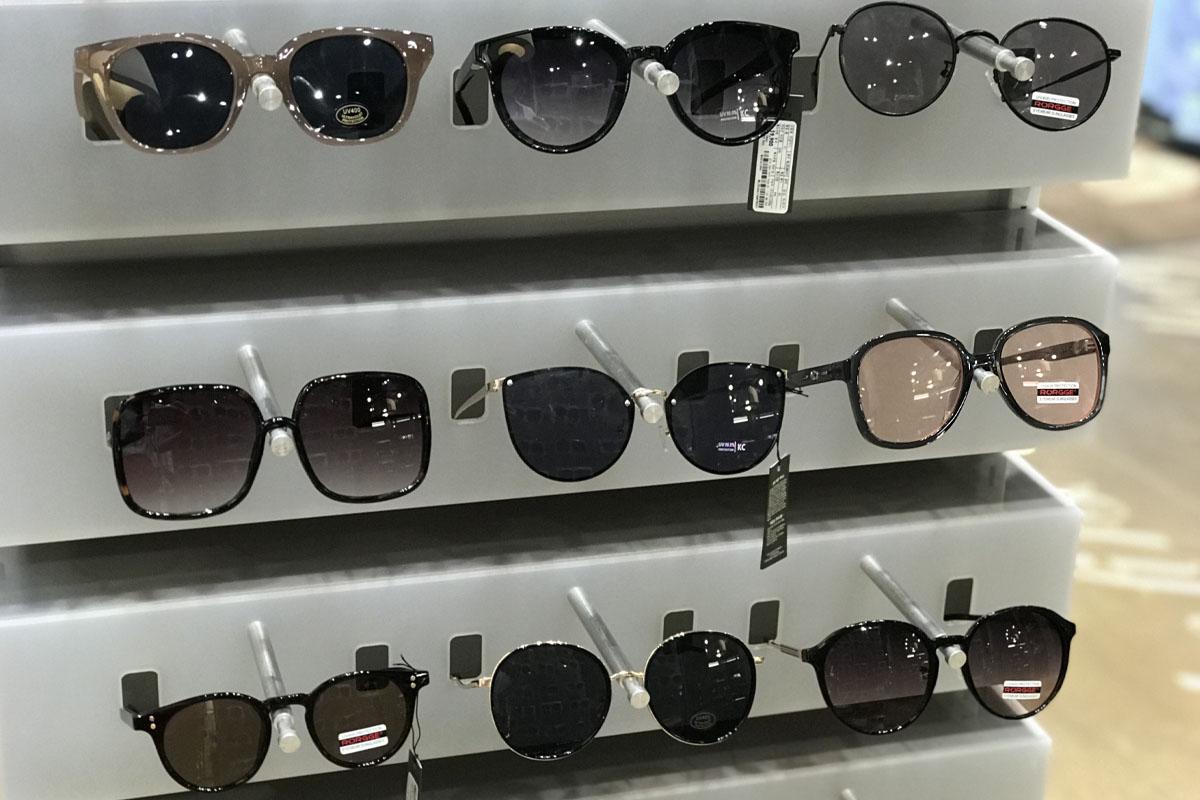 Sunglasses display at Shoopen