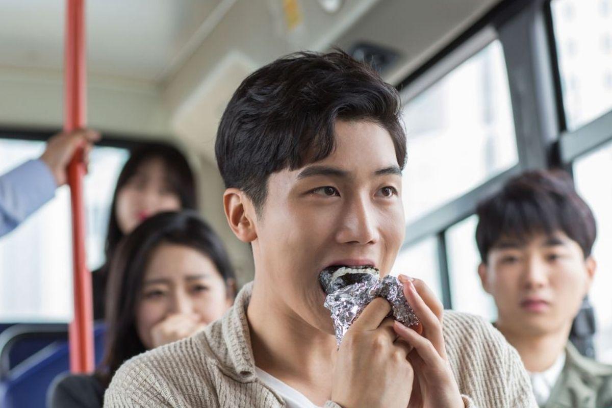 Văn hoá tham gia giao thông ở Hàn, không mang đồ ăn, không ăn trên xe bus
