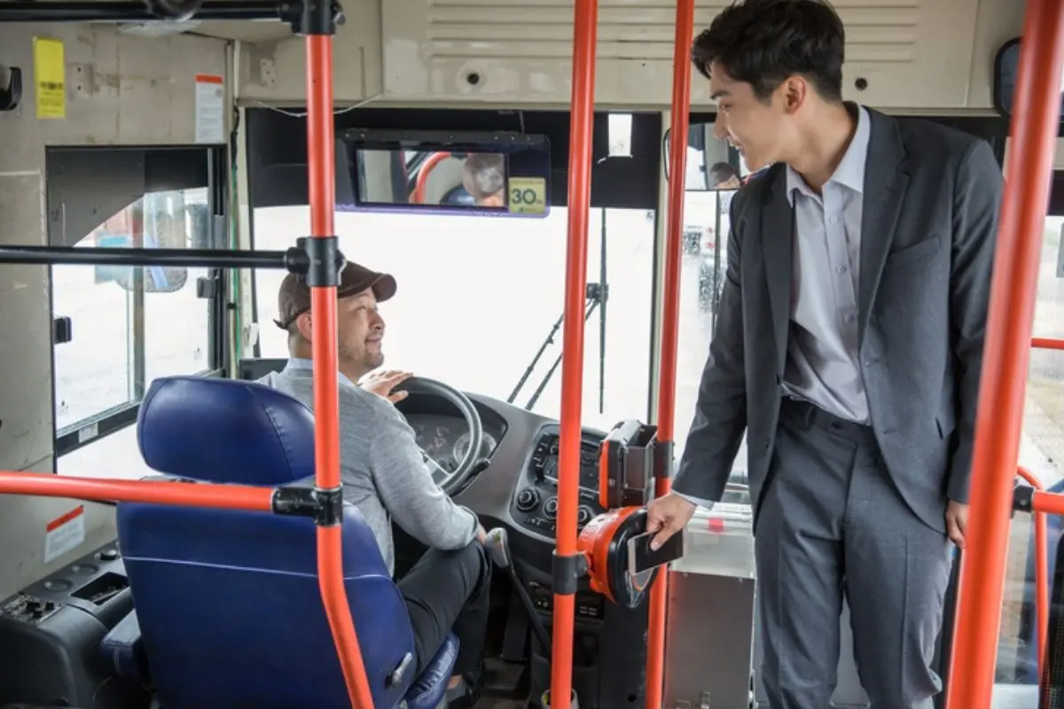 Văn hoá tham gia giao thông ở Hàn, cảnh tích vé trên xe buýt hàn quốc