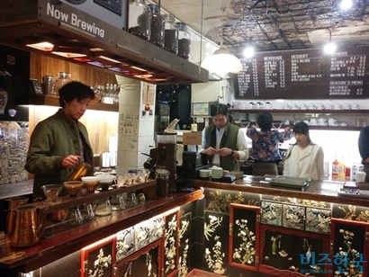 Seoul Korea Euljiro history, Coffee Hanyakbang cafe