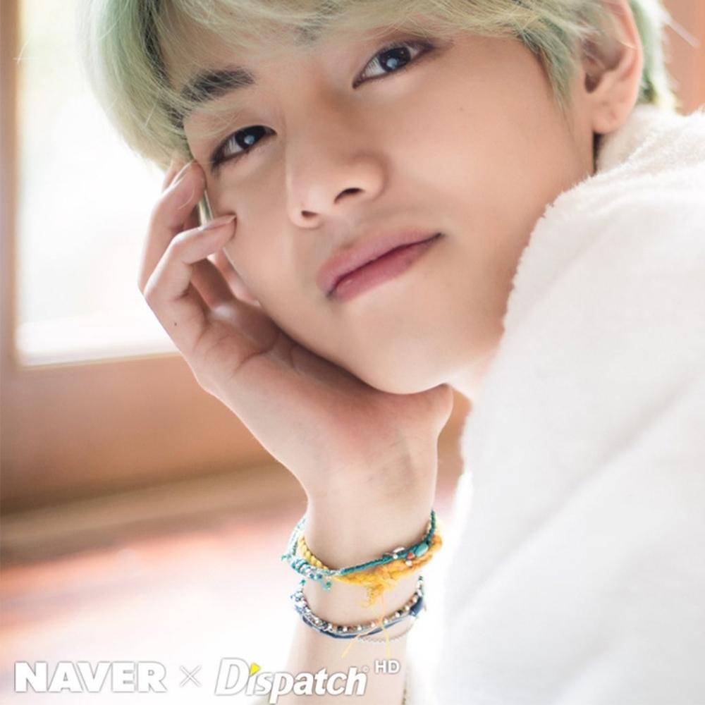 Thiết kế vòng tay cầu đá, yêu thích bởi BTS V.