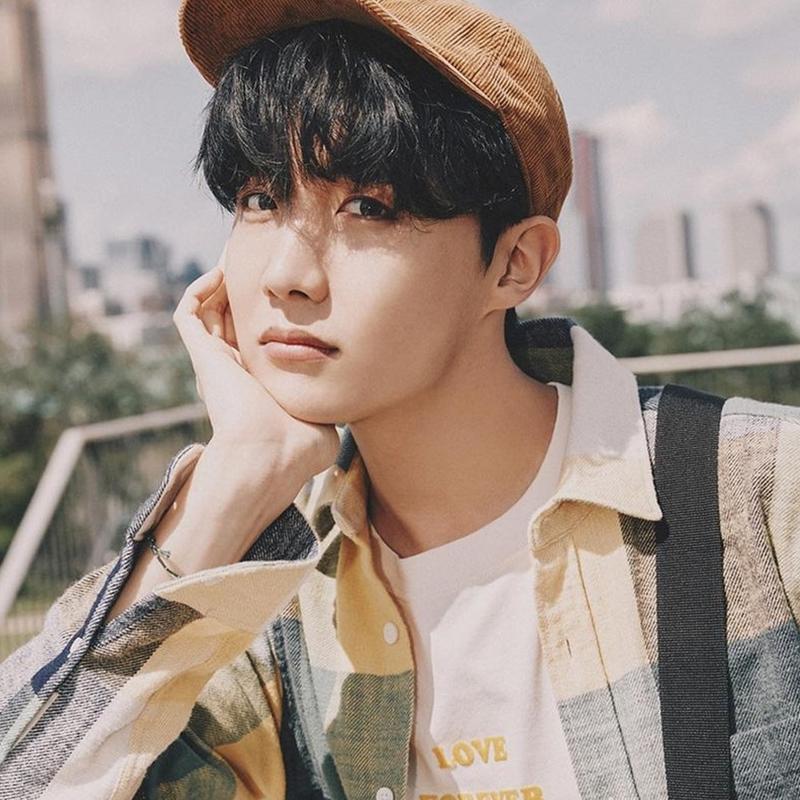 Dây truyền Silver Dragon được làm từ kim loại tinh xảo của CCCMADE.