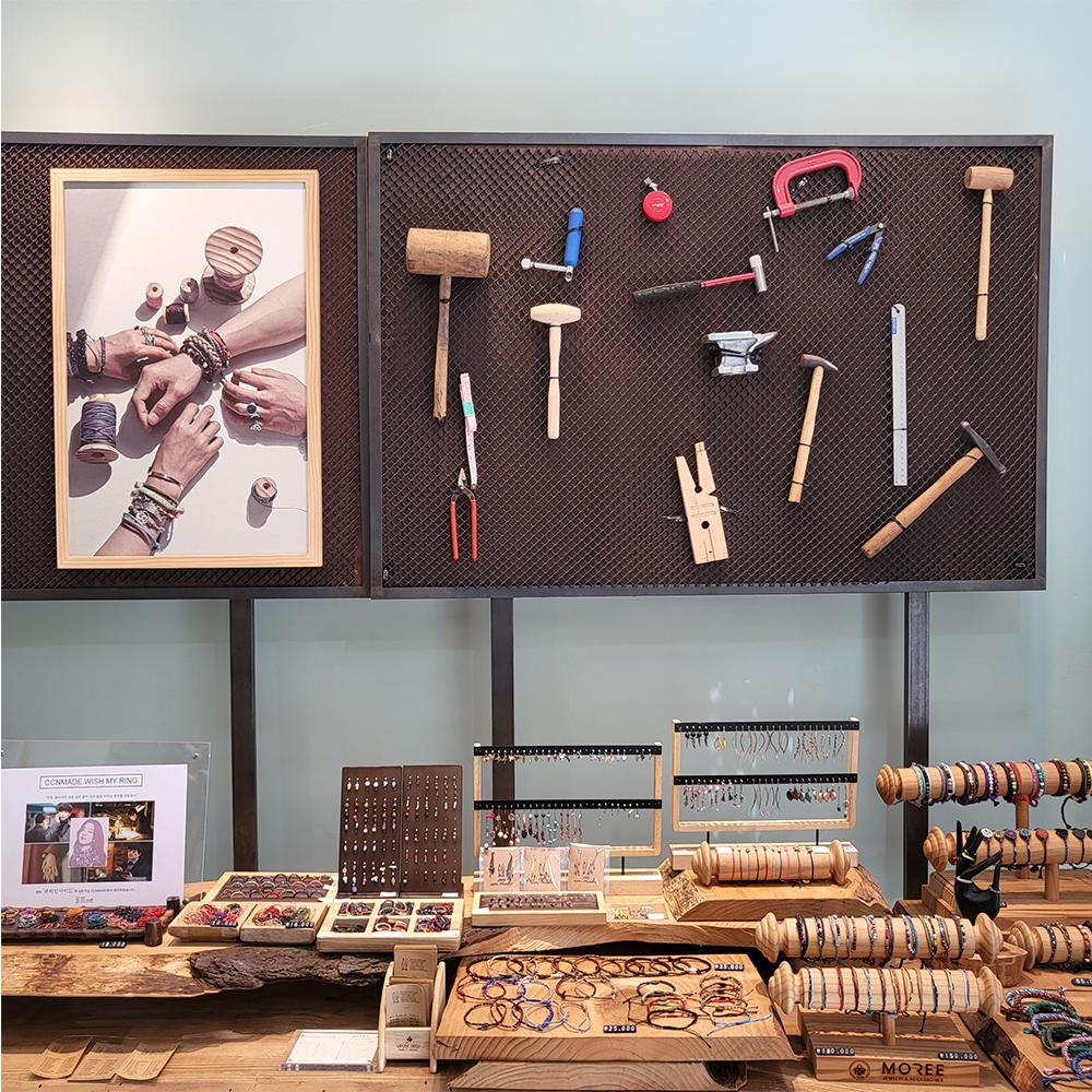 Sự kết hợp màu sáng tạo của vòng tay CCCMADE.