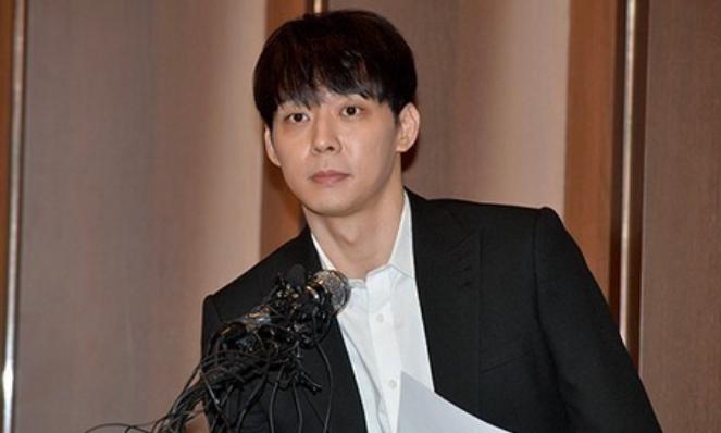 ｢パク·ユチョン、応援するファンに性関係を提案｣…キム・ヨンホ、録音を公開