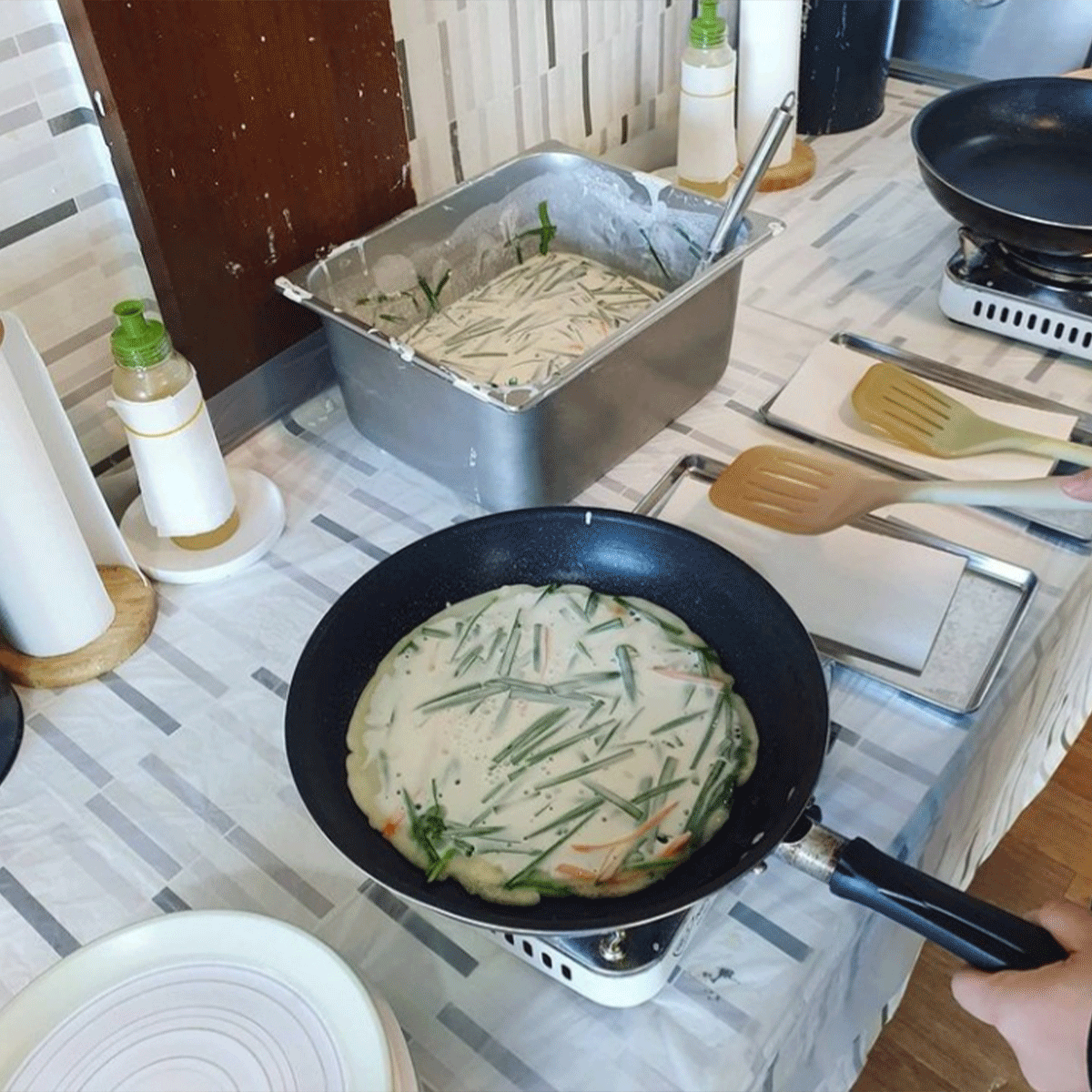 DIY pancake at Sujebi restaurant in Samcheok