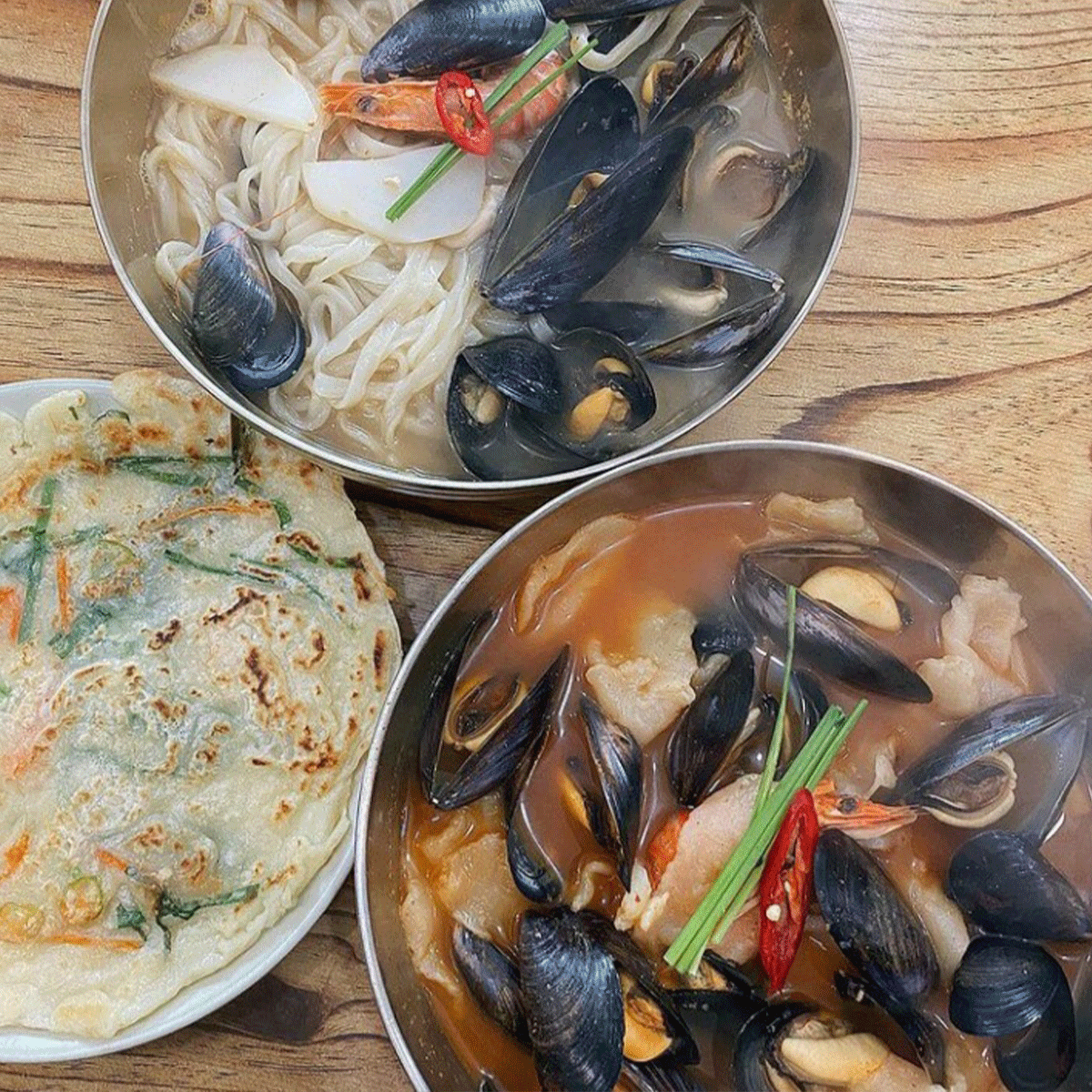 Sujebi in Samcheok with seafood