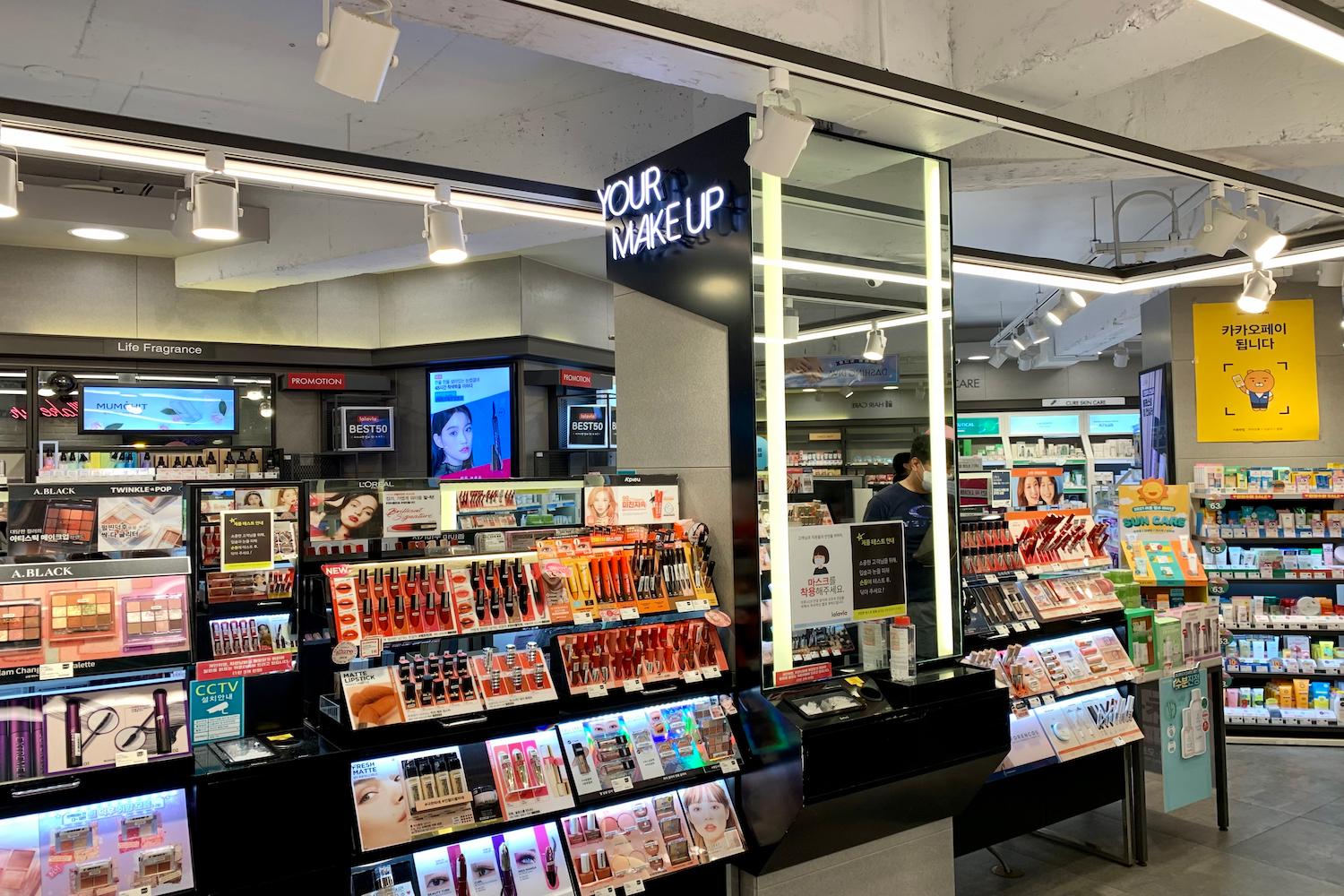 lalavla 東城路広場店の整頓された商品陳列コーナー