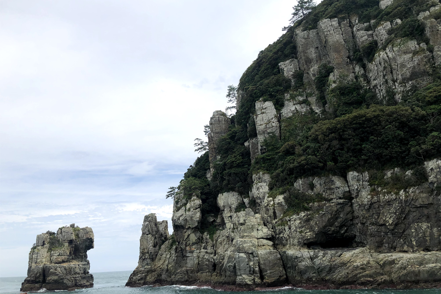 巨濟海金剛的壯觀岩石形成，展示韓國的自然美景與地理奇觀