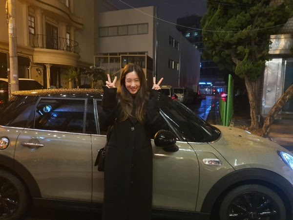 Son Dambi Jung Ryeowon Schauspielerinnen Betrugsskandal, Mr. Kim Mini Cooper