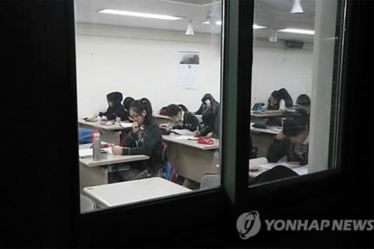 Korean high schools students studying until late at night