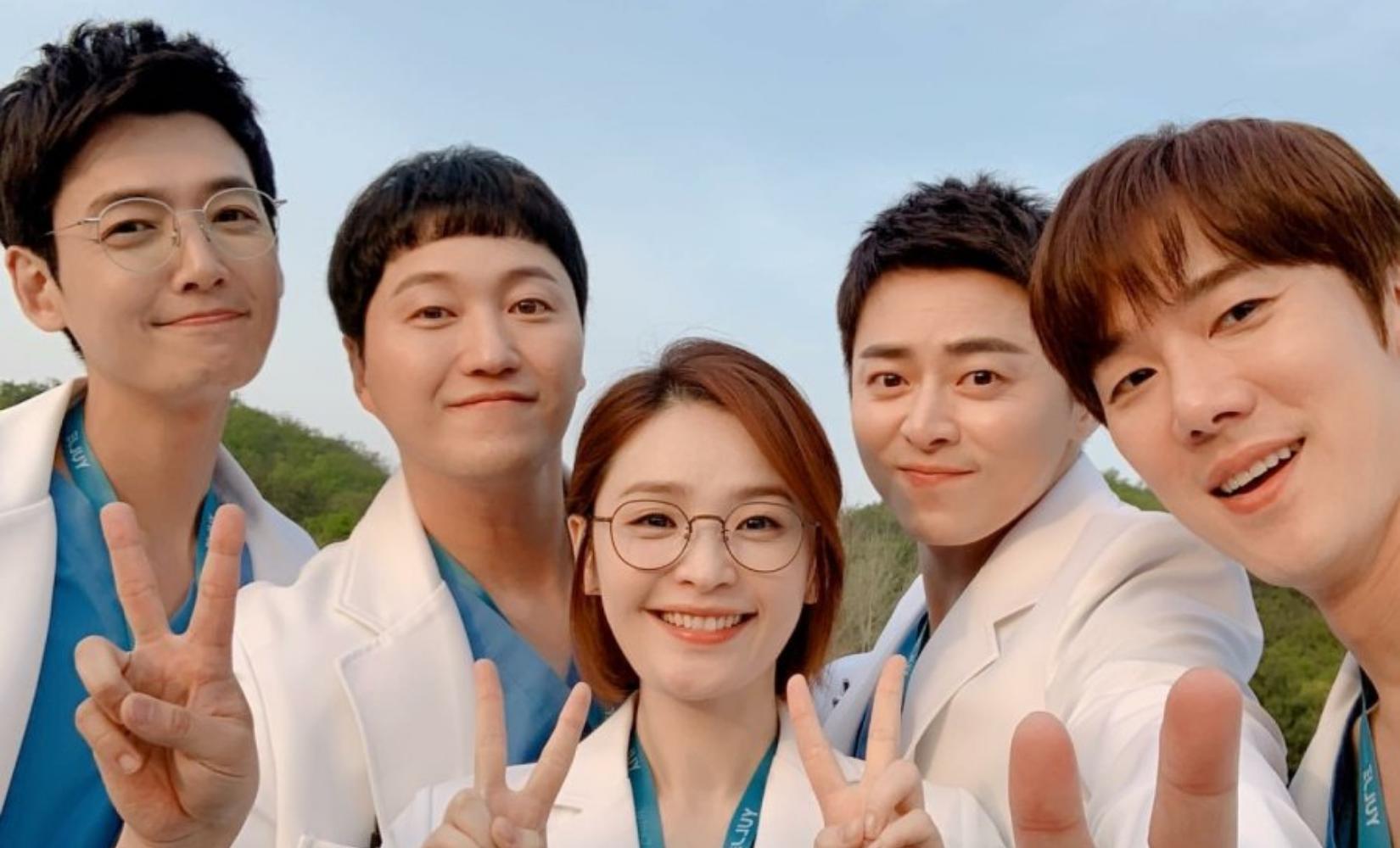 3 ảnh hưởng tích cực từ bộ phim Hàn Quốc đình đám Hospital Playlist