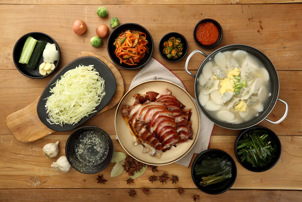 满足五香猪脚, 首尔, 韩国米其林美食, 传统韩餐, 烹调猪脚, 经典料理