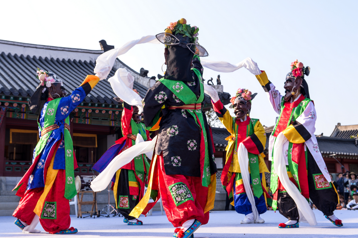 การเต้นของเกาหลี ชอยงมู (처용무)