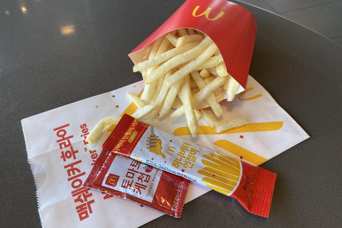 Khoai tây chiên bơ mật ong Injeolmi McDonalds (맥도날드 허니버터 인절미 후라이)