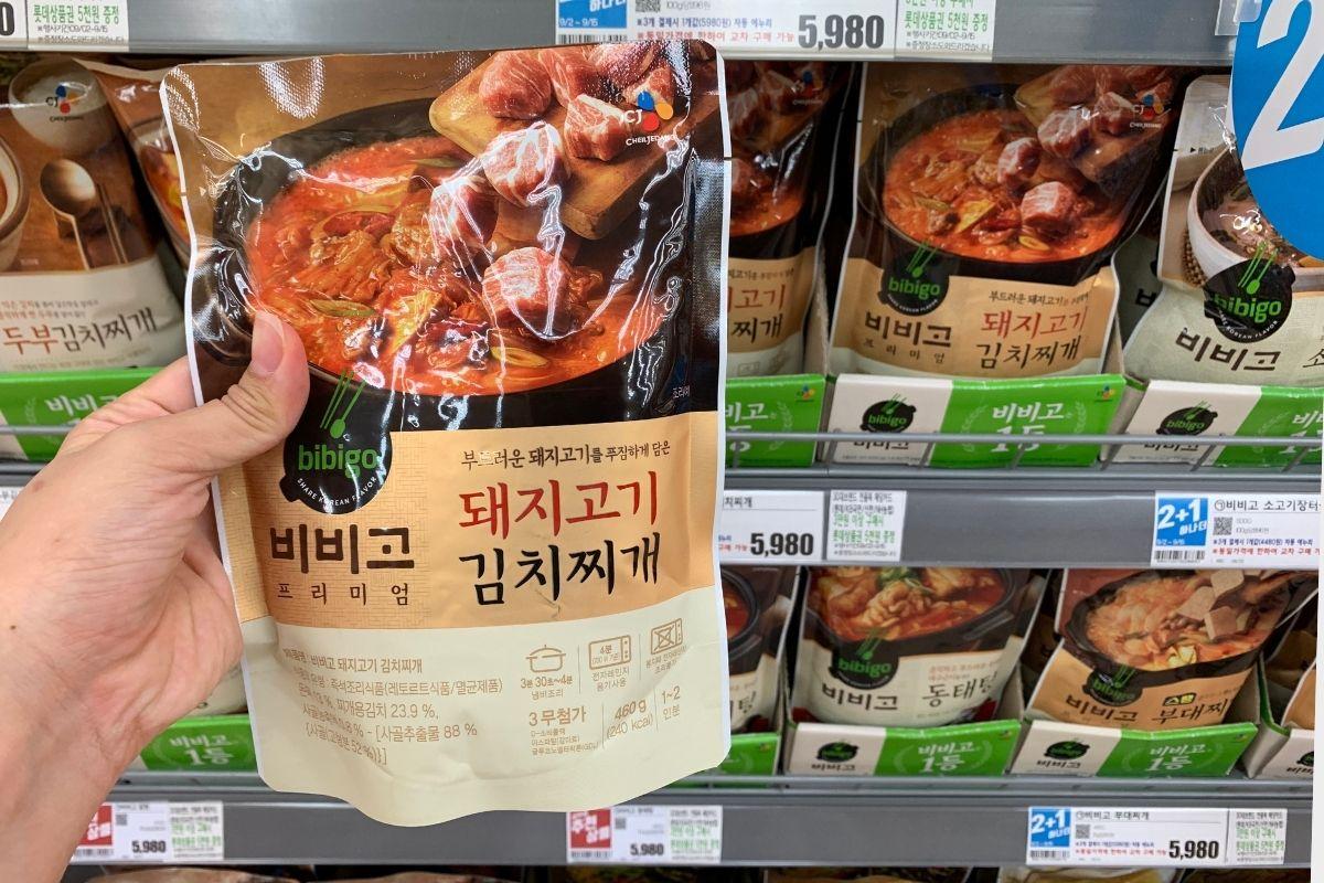 Bibigo Pork Kimchi Jjigae