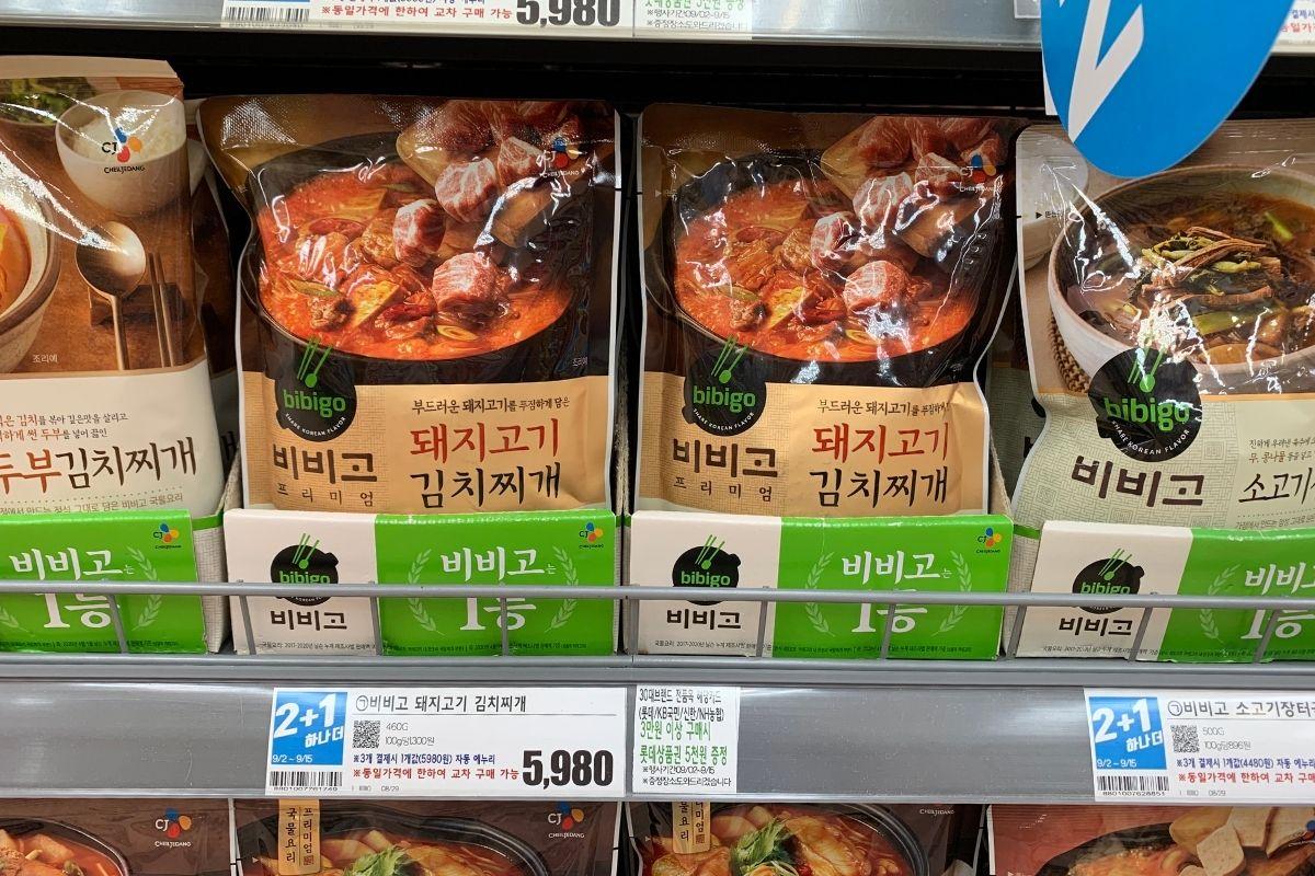 Bibigo Pork Kimchi Jjigae