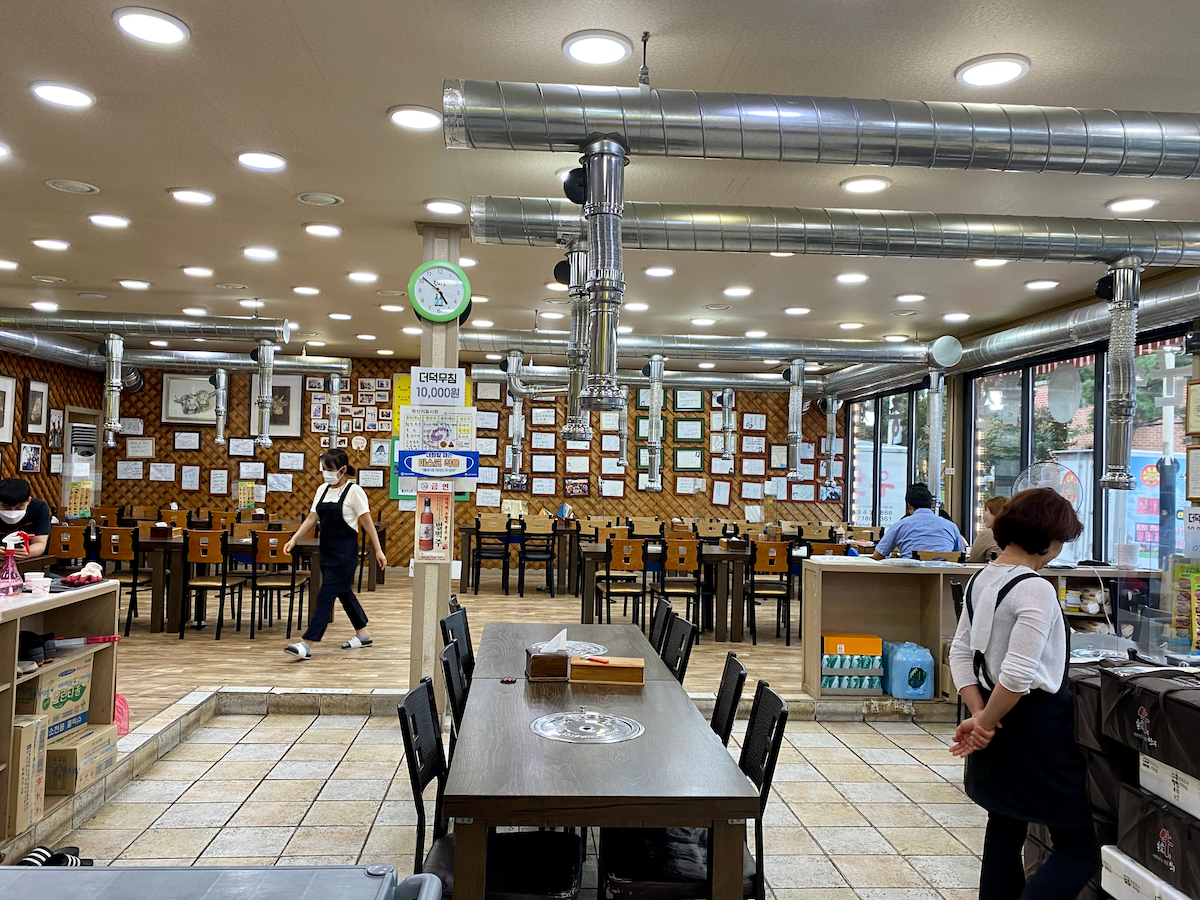 Hoengseong Hanwoo Baekhwajeom - a Korean beef restaurant interior