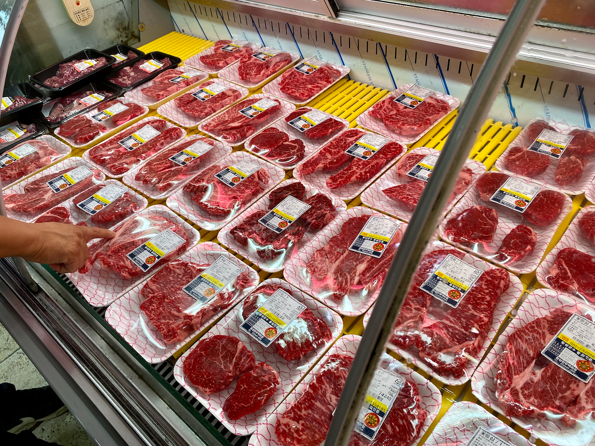Meat display at Hoengseong Hanwoo Baekhwajeom
