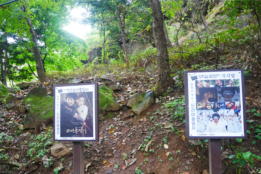 鐵原八景之一孤石亭，漢灘江峽谷內的奇巖怪石