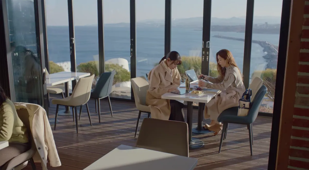 《Run On奔向愛情》劇中人物在田穀咖啡，一間漂亮景觀咖啡廳俯瞰東海美景