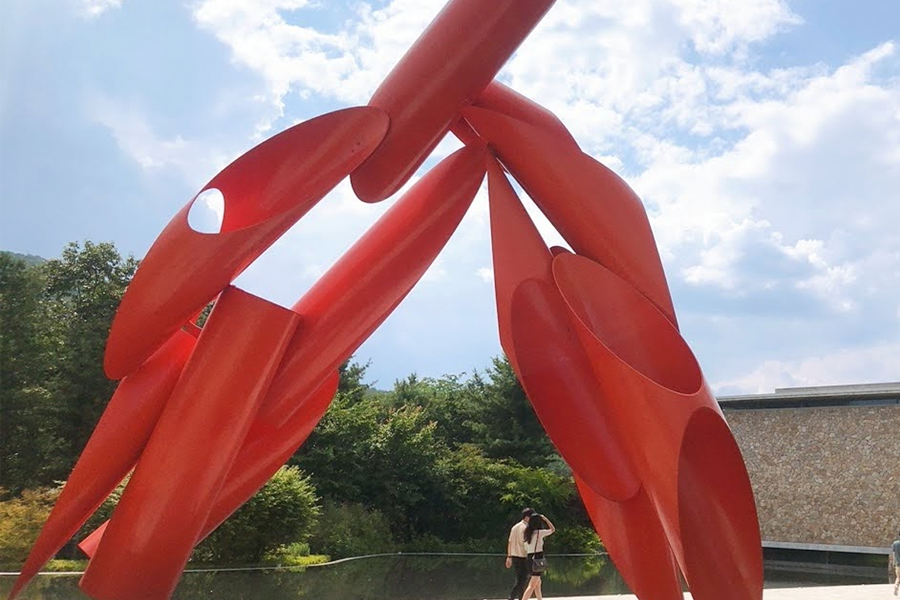 原州Museum SAN外部混凝土建築，以極簡風格為主題