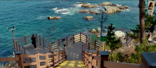 《男朋友》海岸場景拍攝地點: 青藍色的海景，吸引影迷打卡