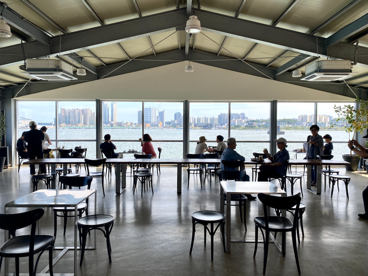 Famous Gangwondo Cafes: Sokcho Chilseong Boatyard