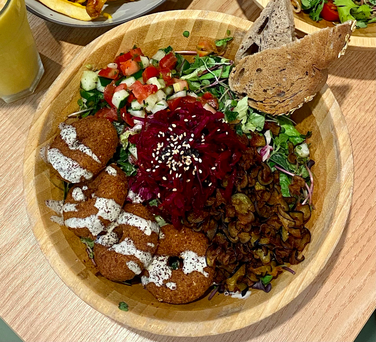 korea seoul hongdae yeonnam vegan restaurant plant, falafel salad bowl